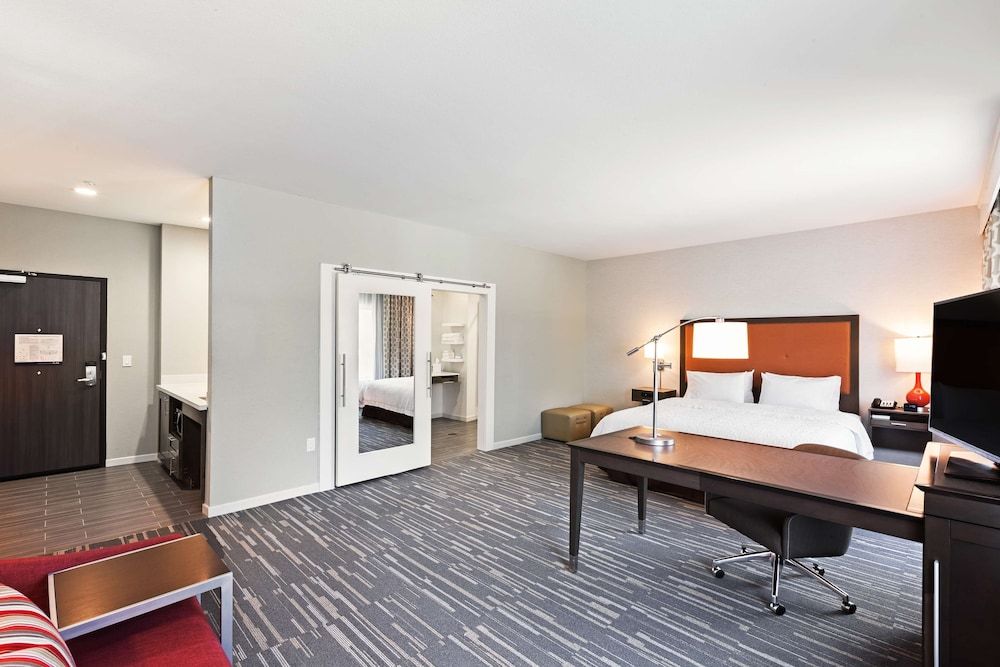 Room, 1 King Bed, Accessible (Hearing)