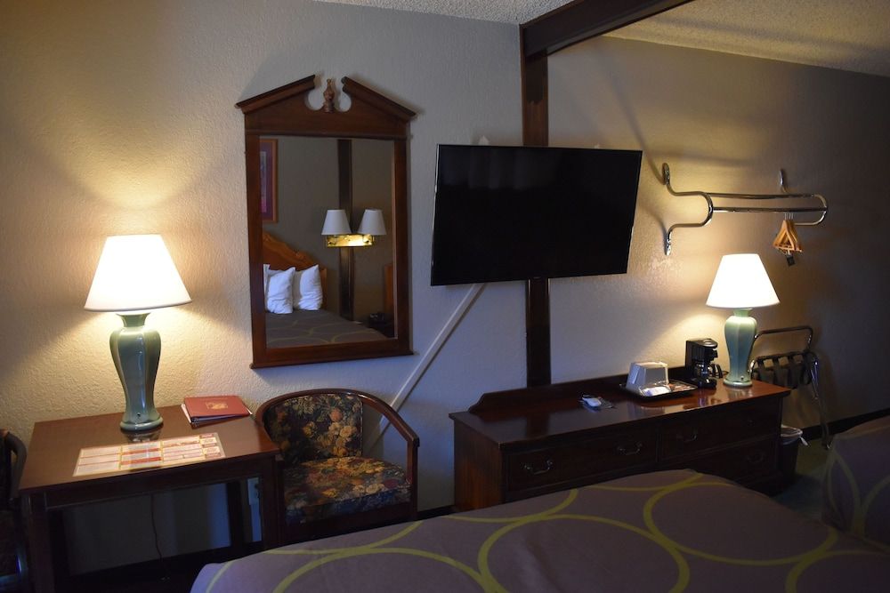 Standard Room, 2 Queen Beds, Non Smoking