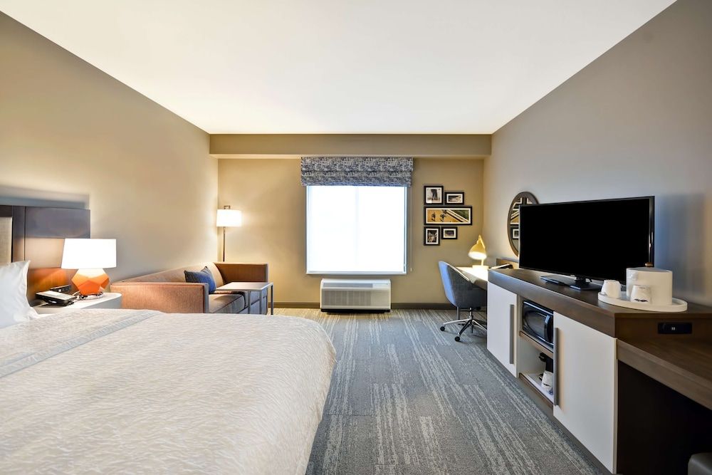 Room, 1 King Bed, Accessible (Hearing)