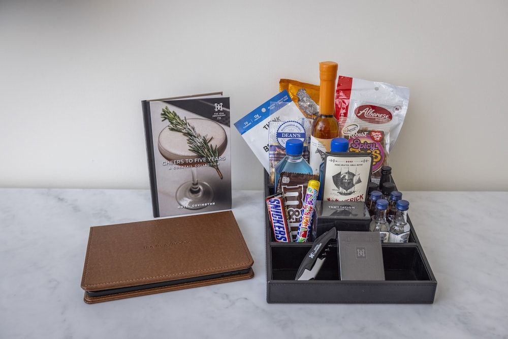 Hotel Covington Cincinnati Riverfront Luxury Loft, 1 King Bed, Kitchenette 5