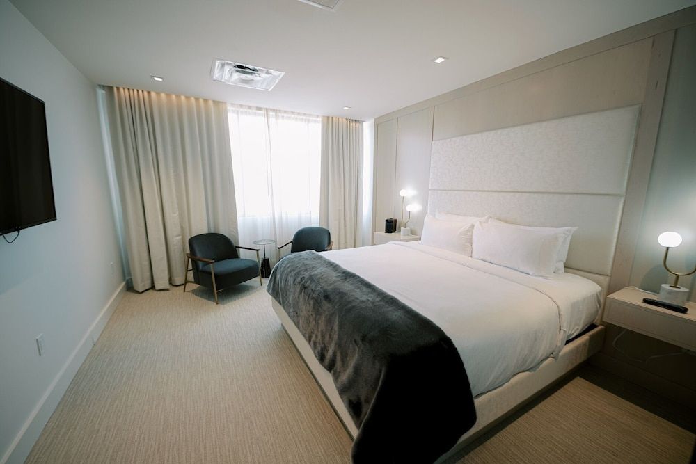 Hotel Covington Cincinnati Riverfront Luxury Penthouse, 1 King Bed, Terrace, City View