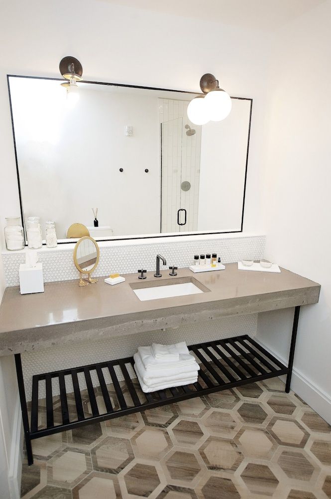 Hotel Covington Cincinnati Riverfront Queen City Double Queen 3