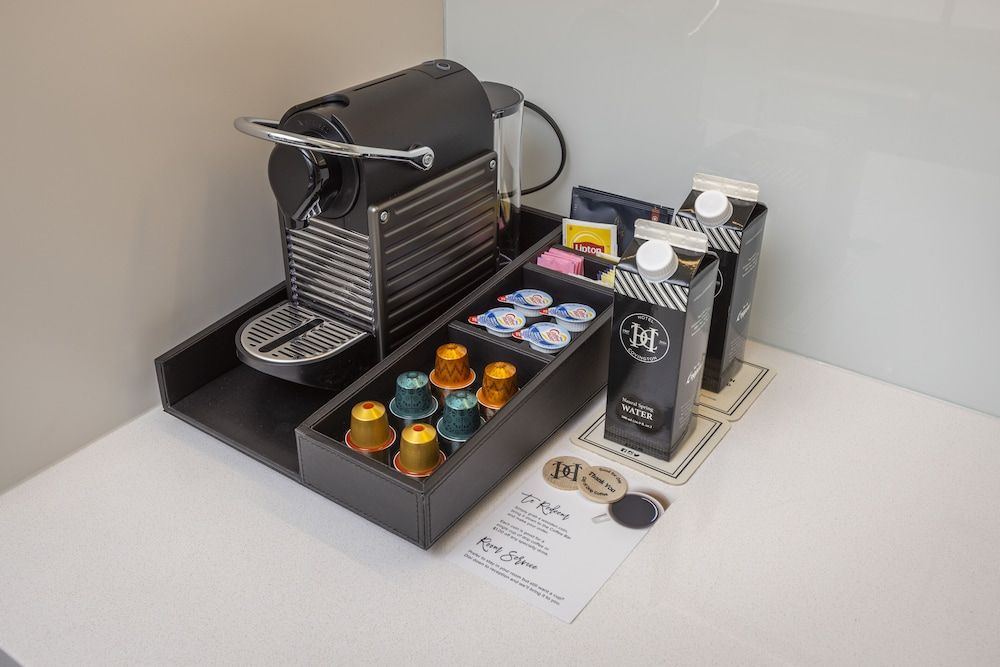 Hotel Covington Cincinnati Riverfront Luxury Loft, 1 King Bed, Kitchenette 6