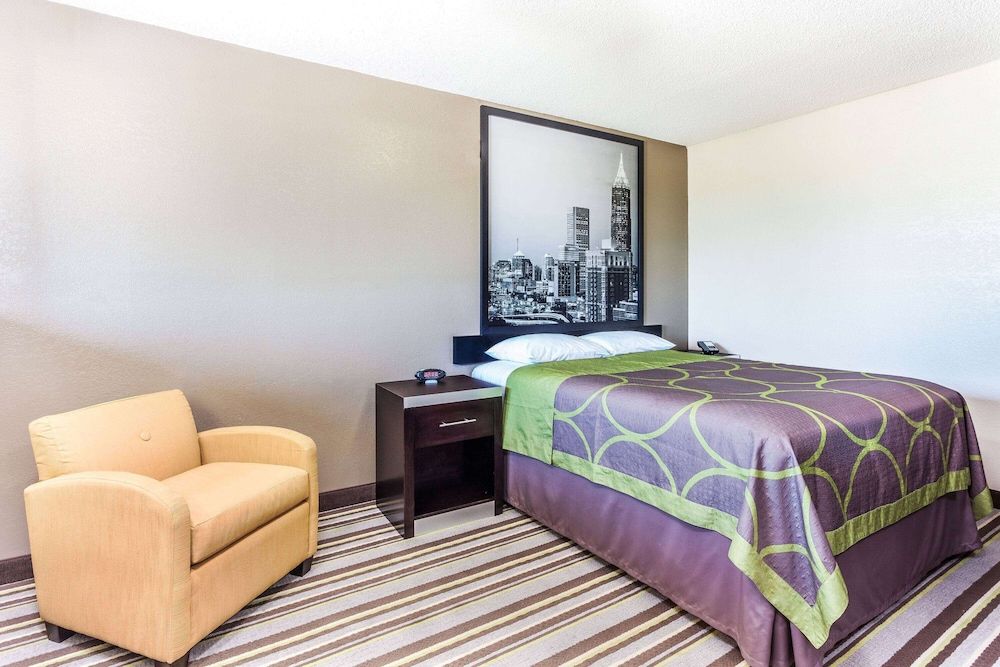 Standard Room, 1 Queen Bed