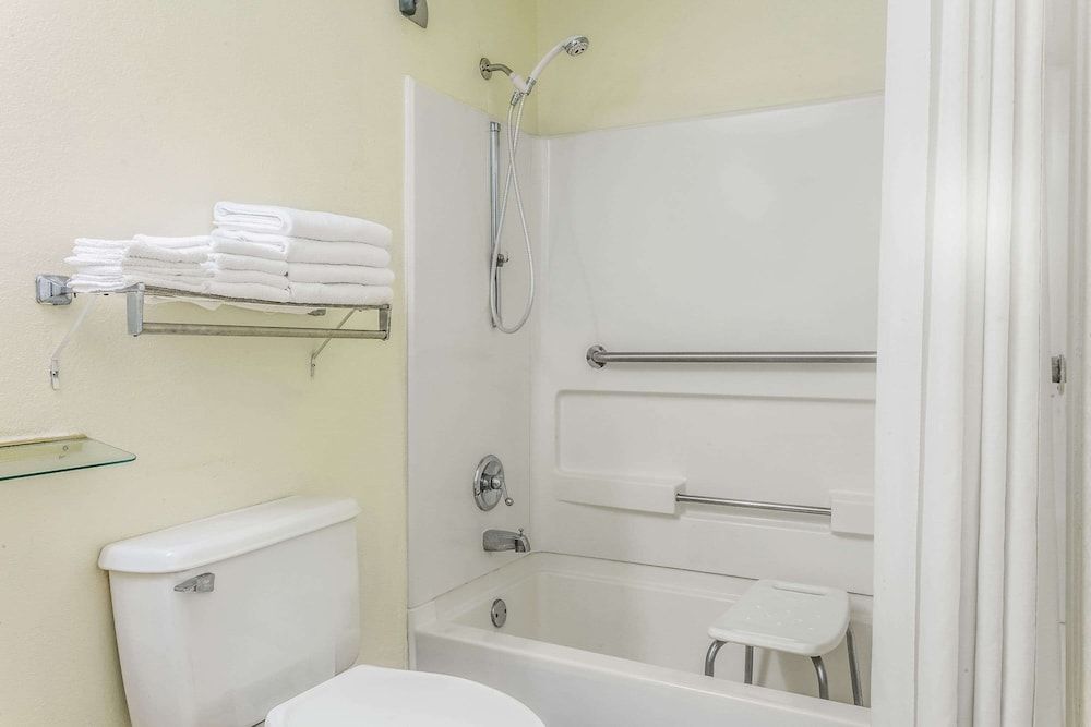 Room, 2 Queen Beds, Accessible, Non Smoking (Mobility Accessible)