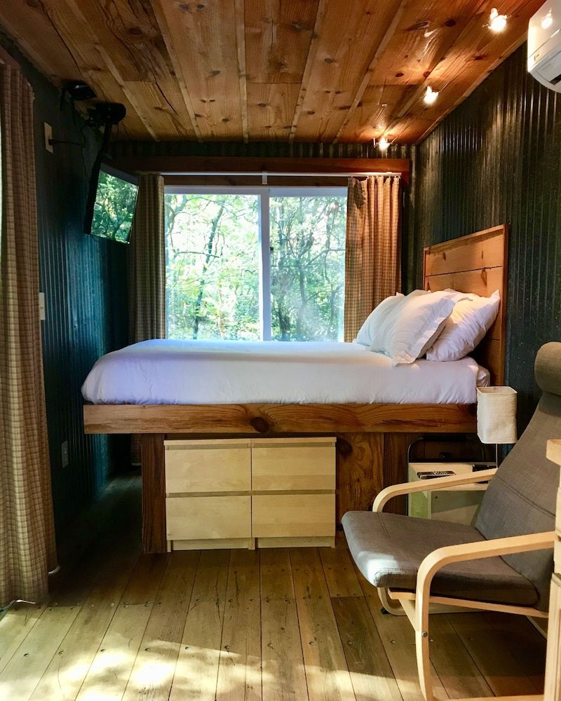 Barefoot Hills Design Cabin, 1 Queen Bed, Refrigerator & Microwave 12