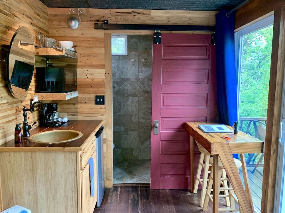 Barefoot Hills Design Cabin, 1 Queen Bed, Refrigerator & Microwave 10