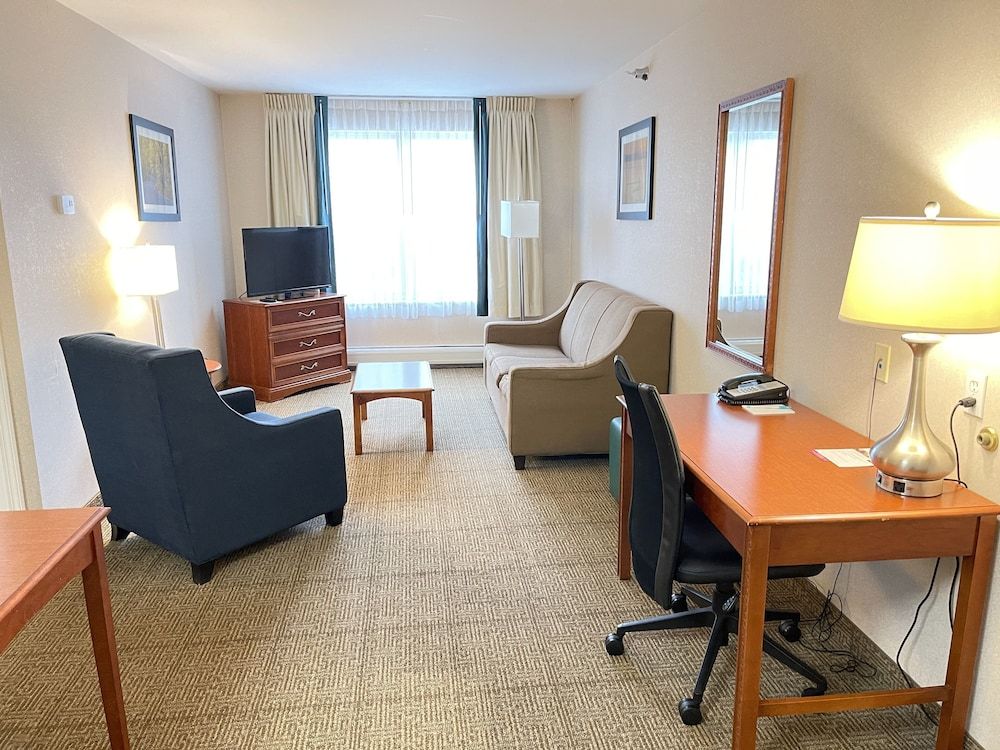 Smart Suites, Ascend Hotel Collection Suite, Multiple Beds, Non Smoking 6