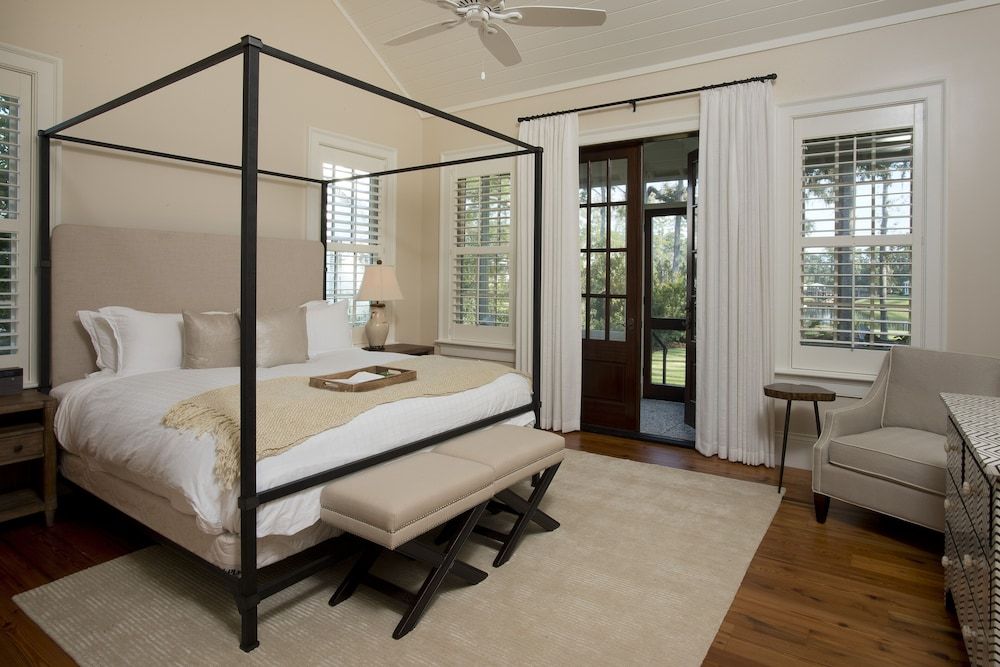 Signature Five Bedroom Lagoon Residence 1002