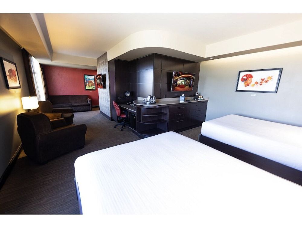 Cherokee Casino & Hotel Roland Deluxe Room, 2 Queen Beds (Deluxe Double Queen)