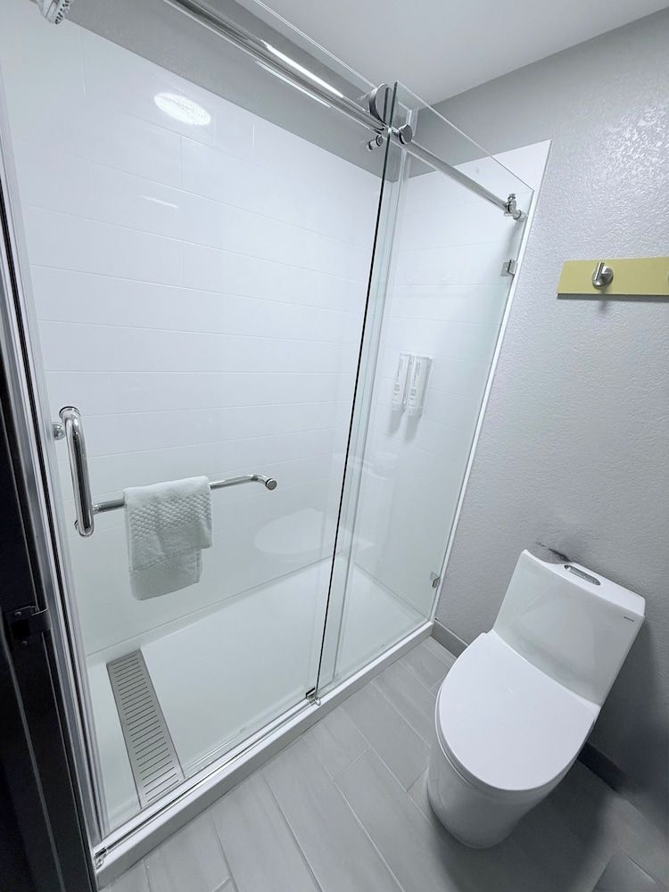 Clarion Pointe Room, 2 Queen Beds, Non Smoking (Efficiency)