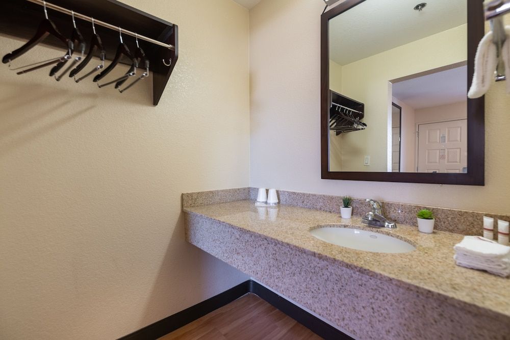 Standard Suite, 2 Double Beds, Non Smoking, 2 Bathrooms