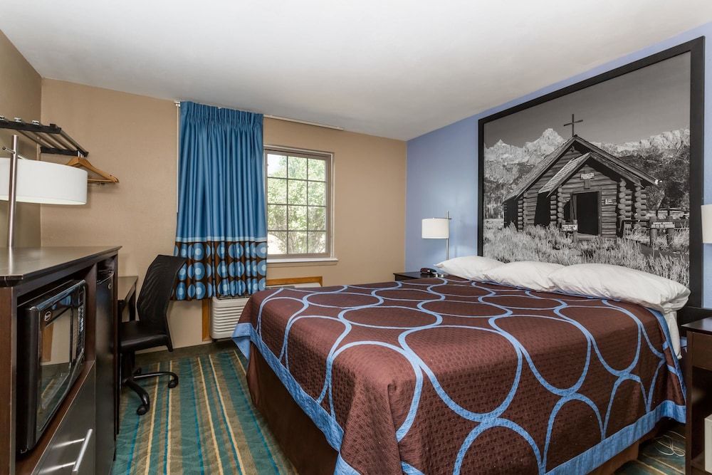 Standard Room, 1 Queen Bed