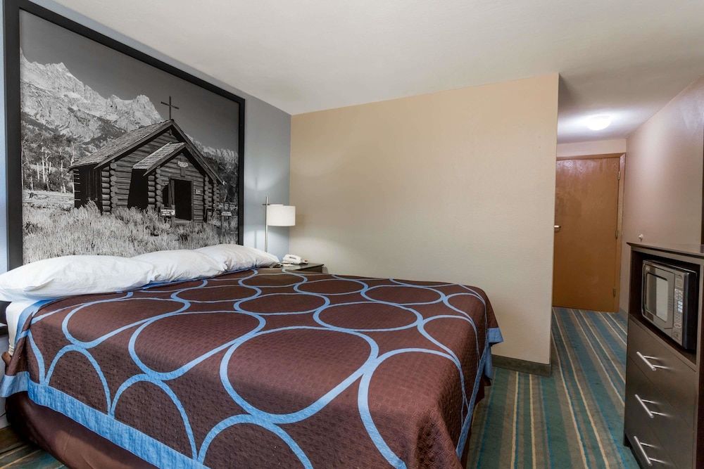 Standard Room, 1 Queen Bed