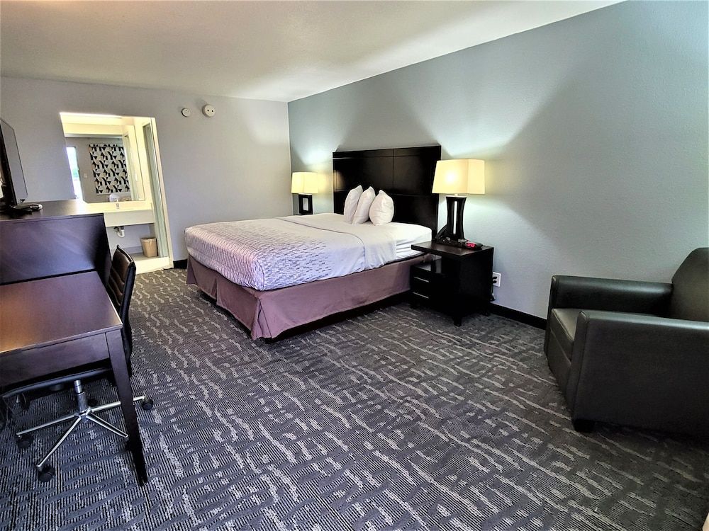 Inn of Rockwall Standard Room, 1 King Bed, Smoking