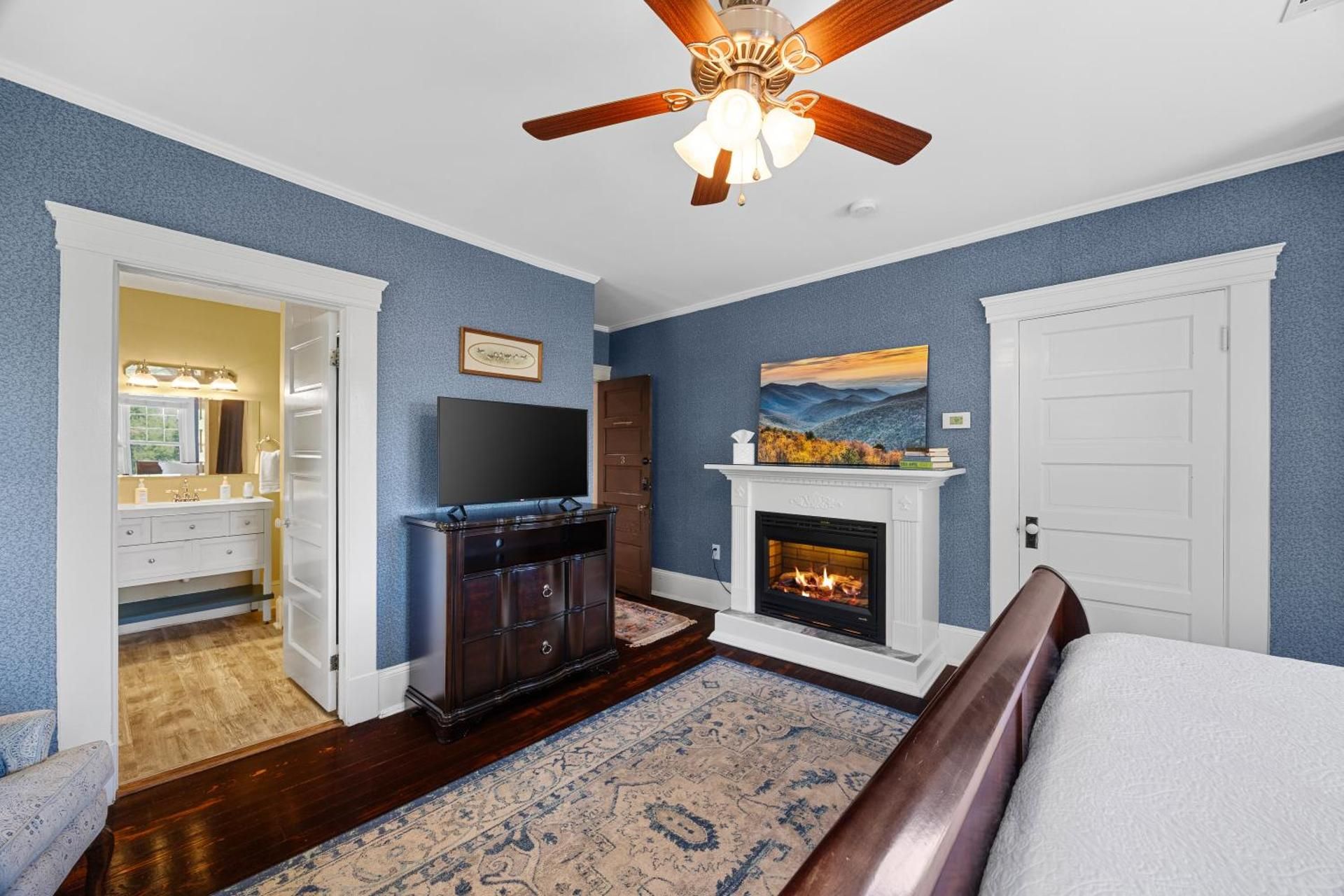 Standard King Room