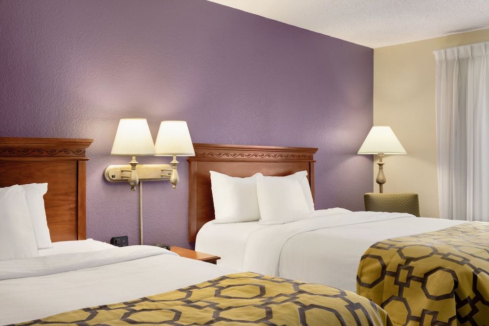 Suite, 2 Queen Beds, Non Smoking (One-Bedroom)