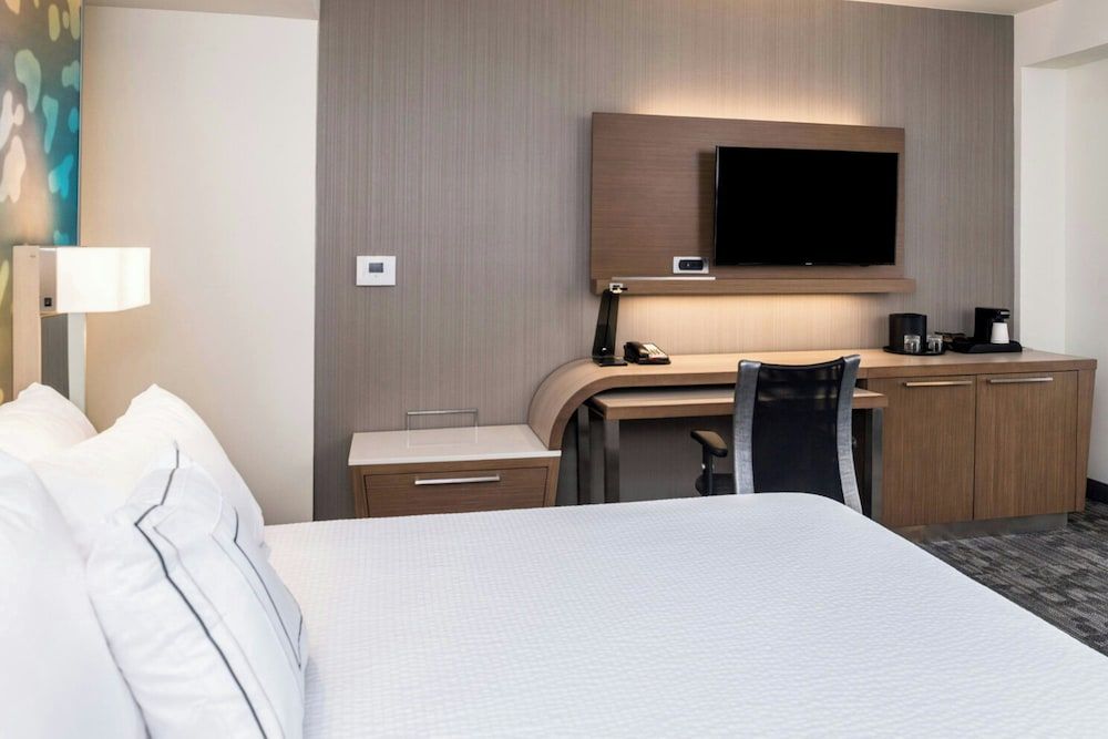 Room, 1 King Bed with Sofa bed, Non Smoking