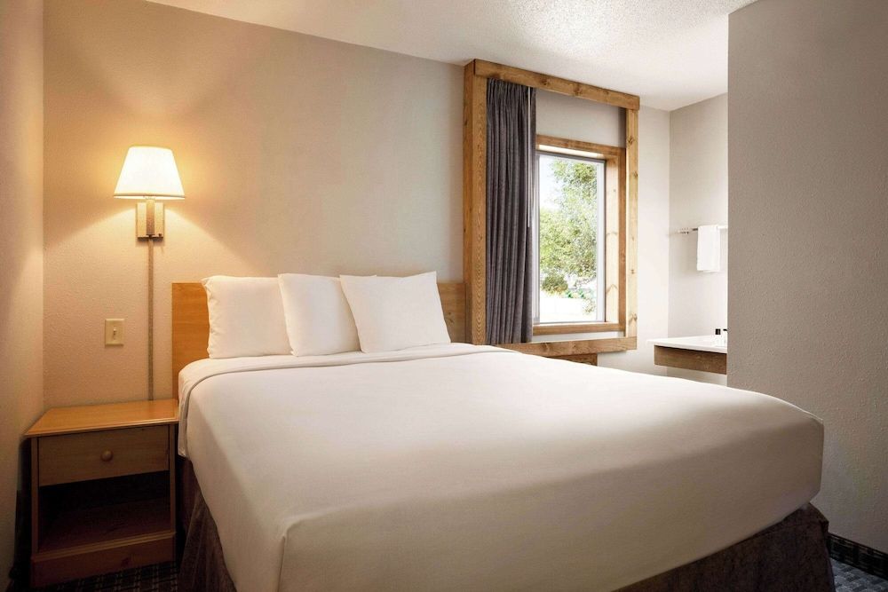 Room, 1 Queen Bed, Non Smoking