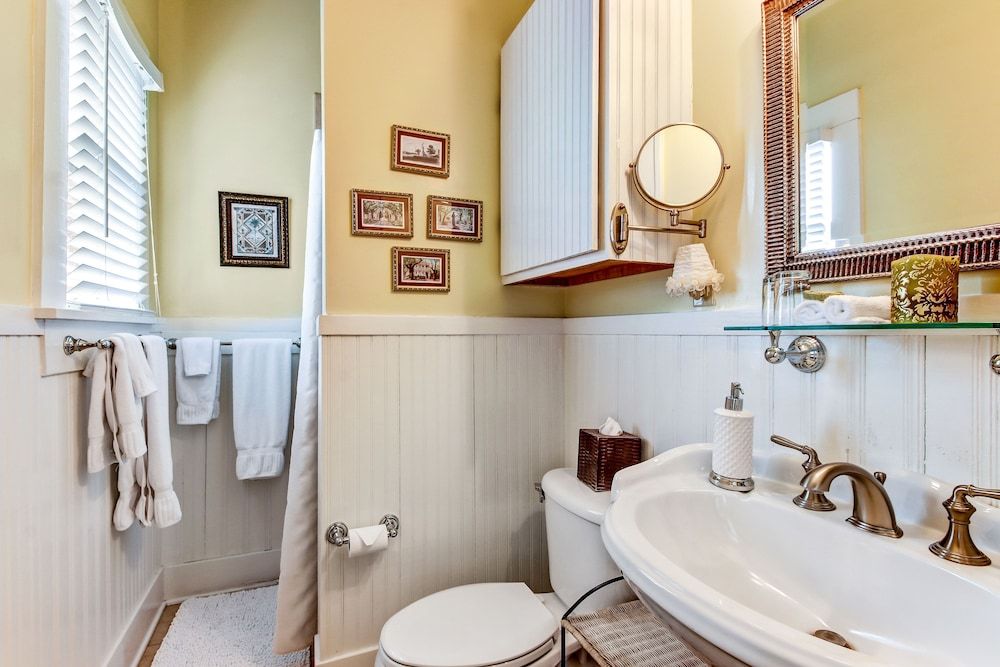 Green Palm Inn Suite, Private Bathroom (Palmetto Suite) 2