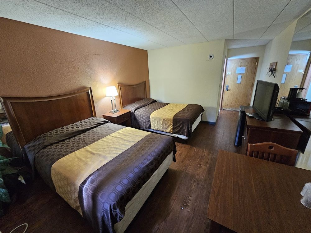 La Mirage Motor Inn Room, 2 Double Beds, Smoking 4