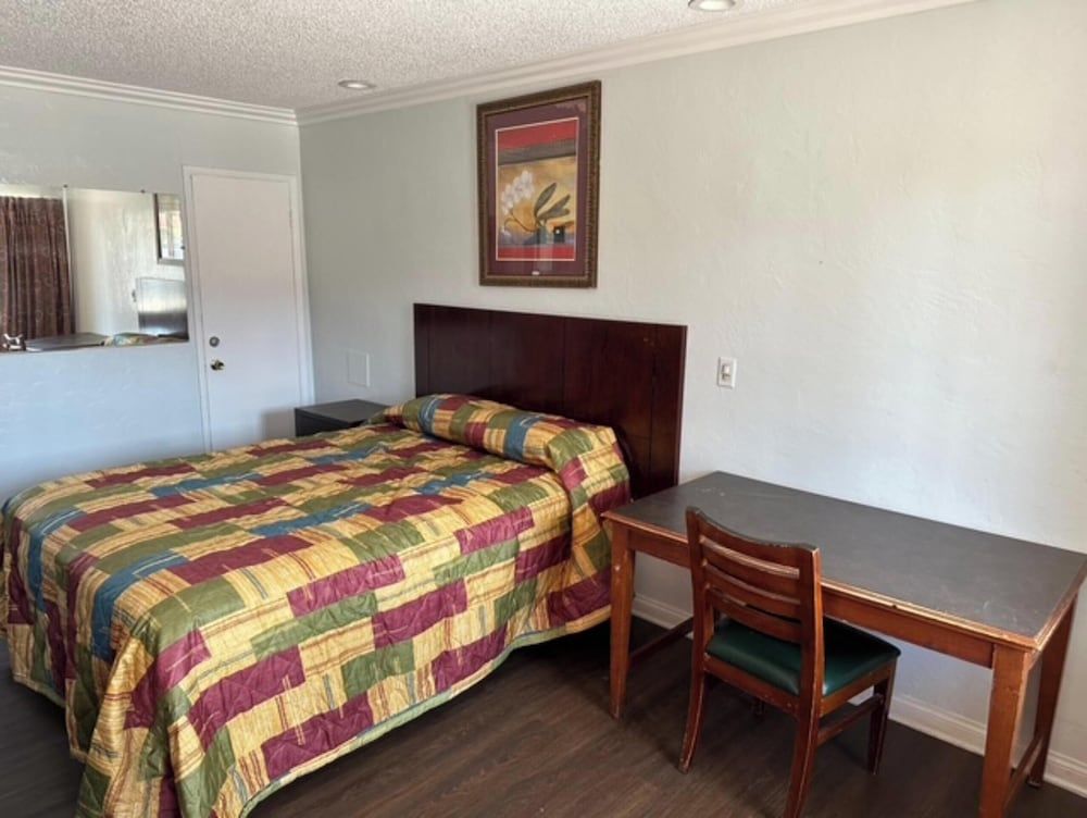 Room, 2 Queen Beds, Non Smoking