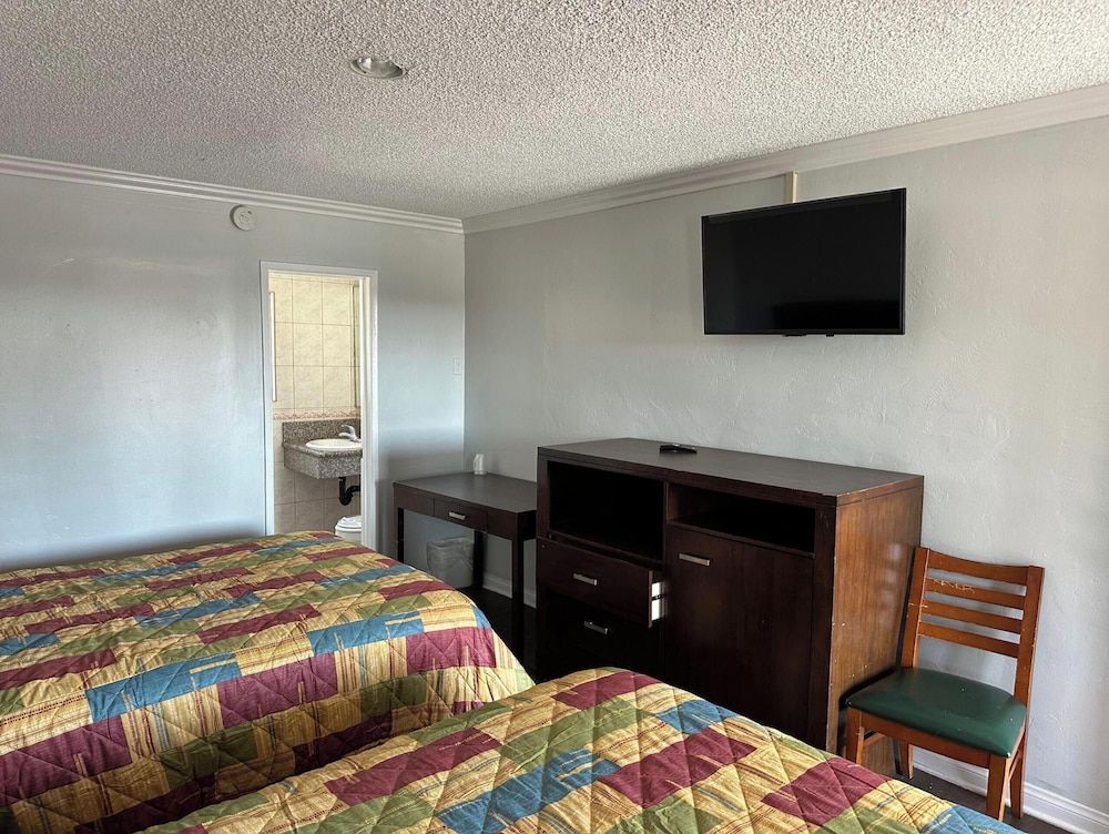 Room, 2 Queen Beds, Smoking