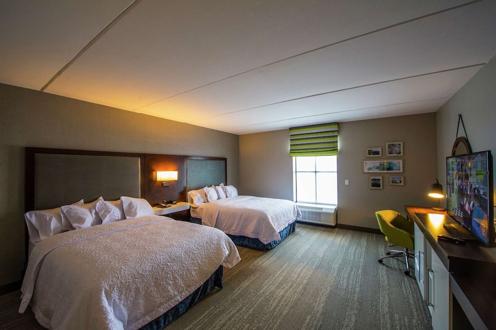Standard Room, 2 Queen Beds, Bathtub