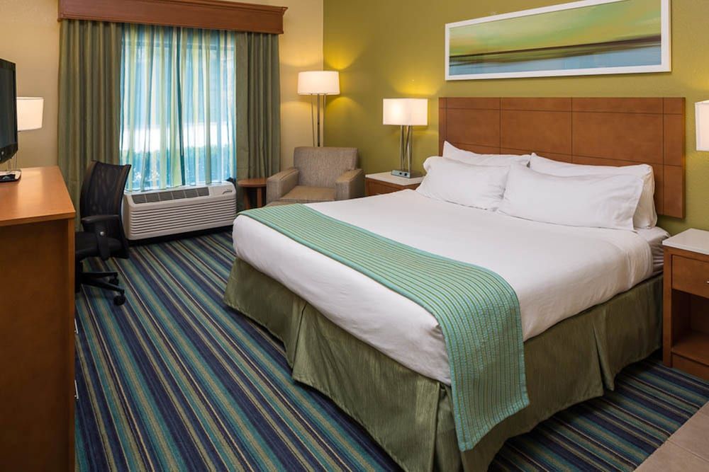 Standard Room, 1 King Bed