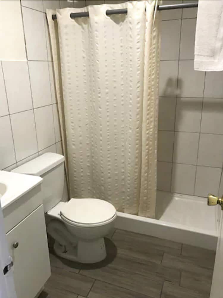 Pala Motel Deluxe Room, 1 Queen Bed 3