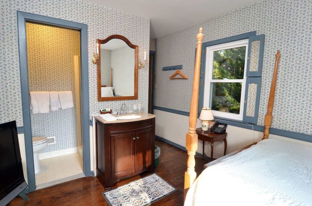 Duling Kurtz House & Country Inn Standard Suite, Private Bathroom (James Madison) 2