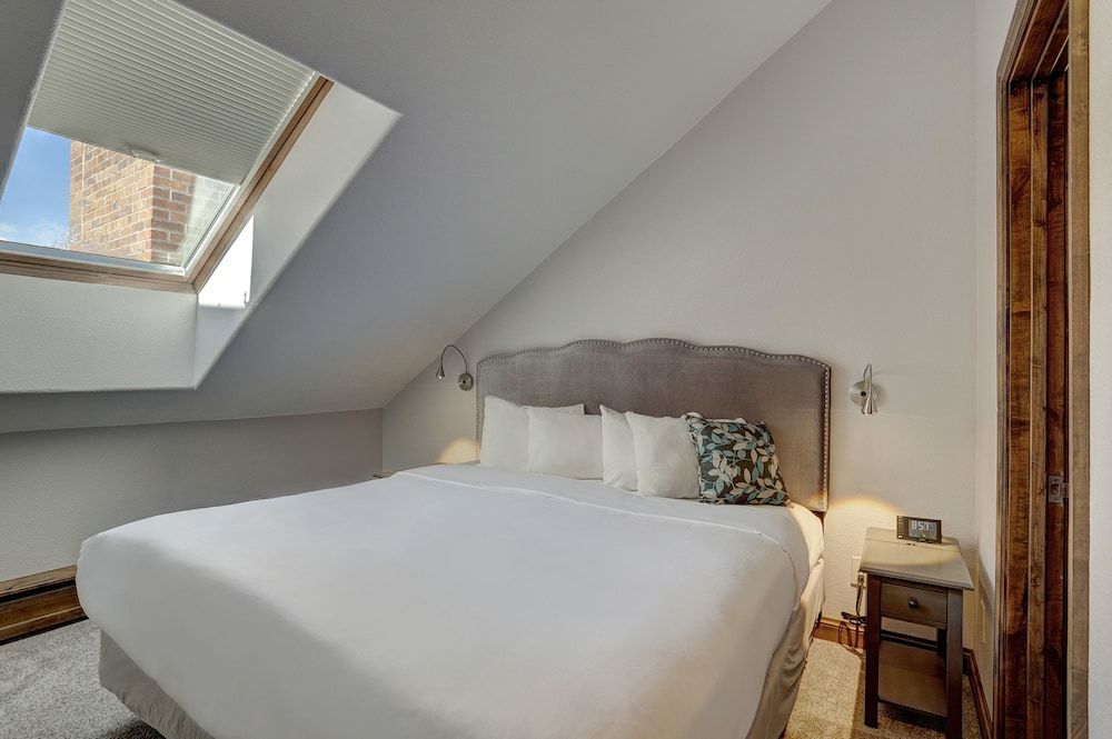 Premier Condo, 2 Bedrooms
