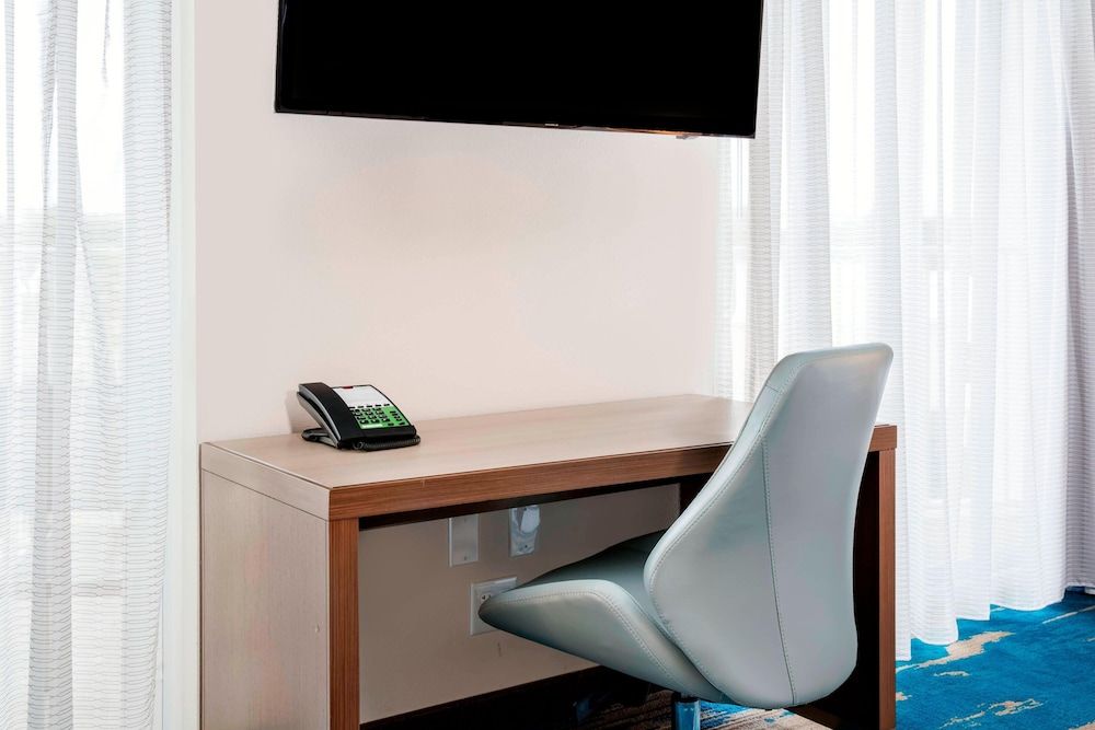 Courtyard by Marriott Faro Blanco Resort Studio Suite, 1 King Bed with Sofa bed, Balcony, Partial Ocean View (Balcony) 5