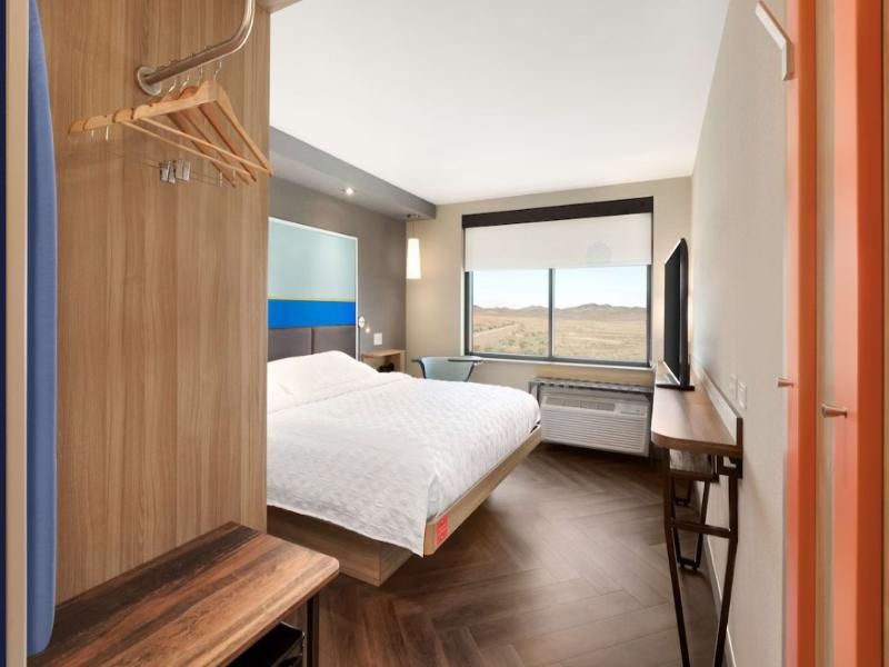 undefined Tru by Hilton Las Vegas Airport, NV 6