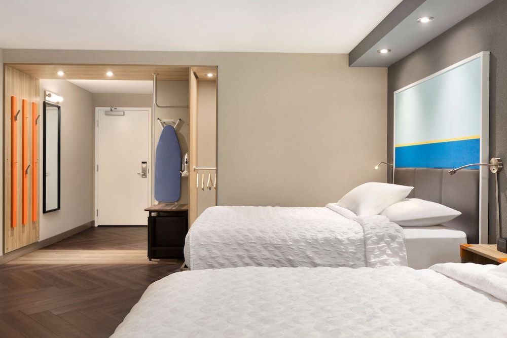 undefined Tru by Hilton Las Vegas Airport, NV 8