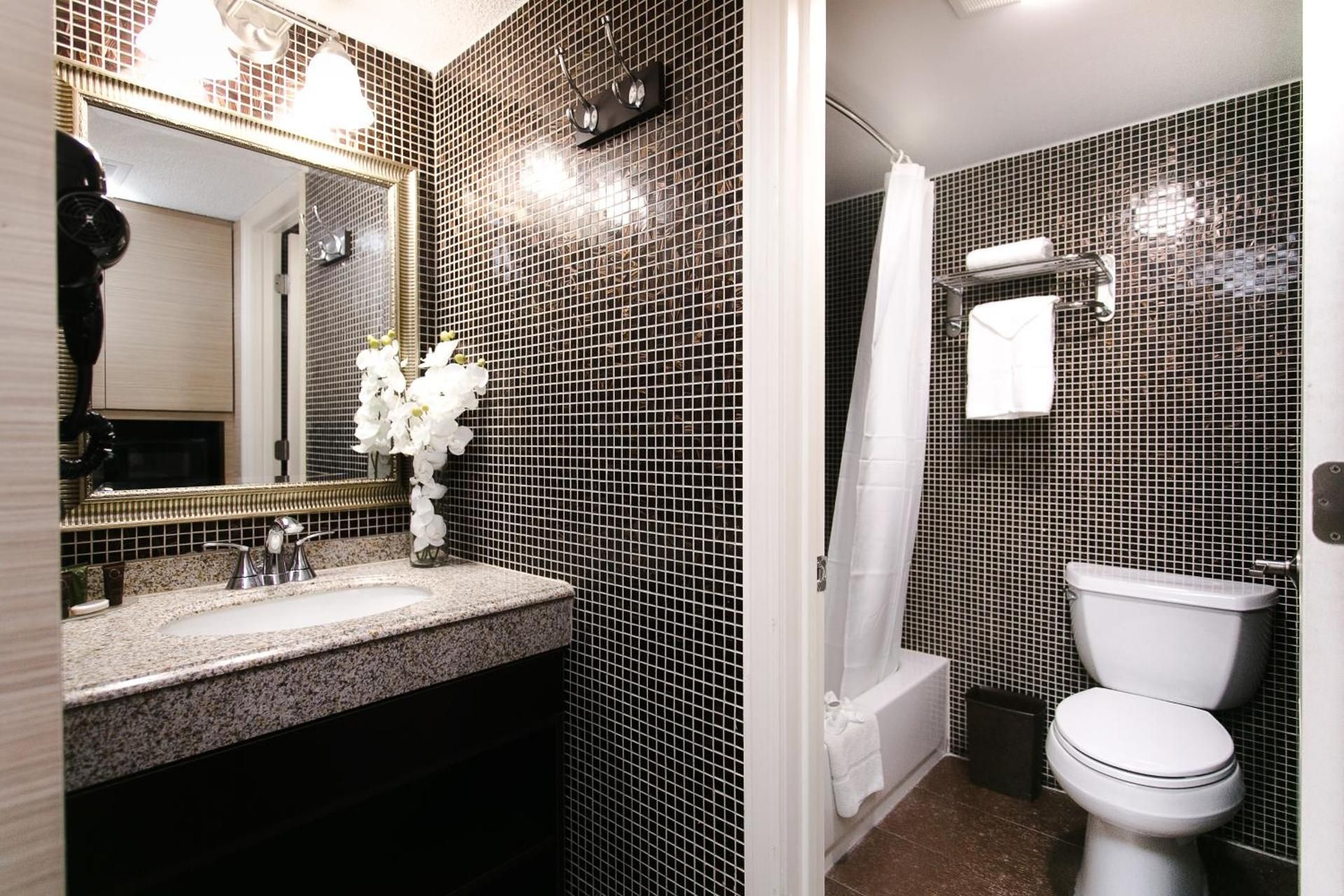 Deluxe Two Full Beds