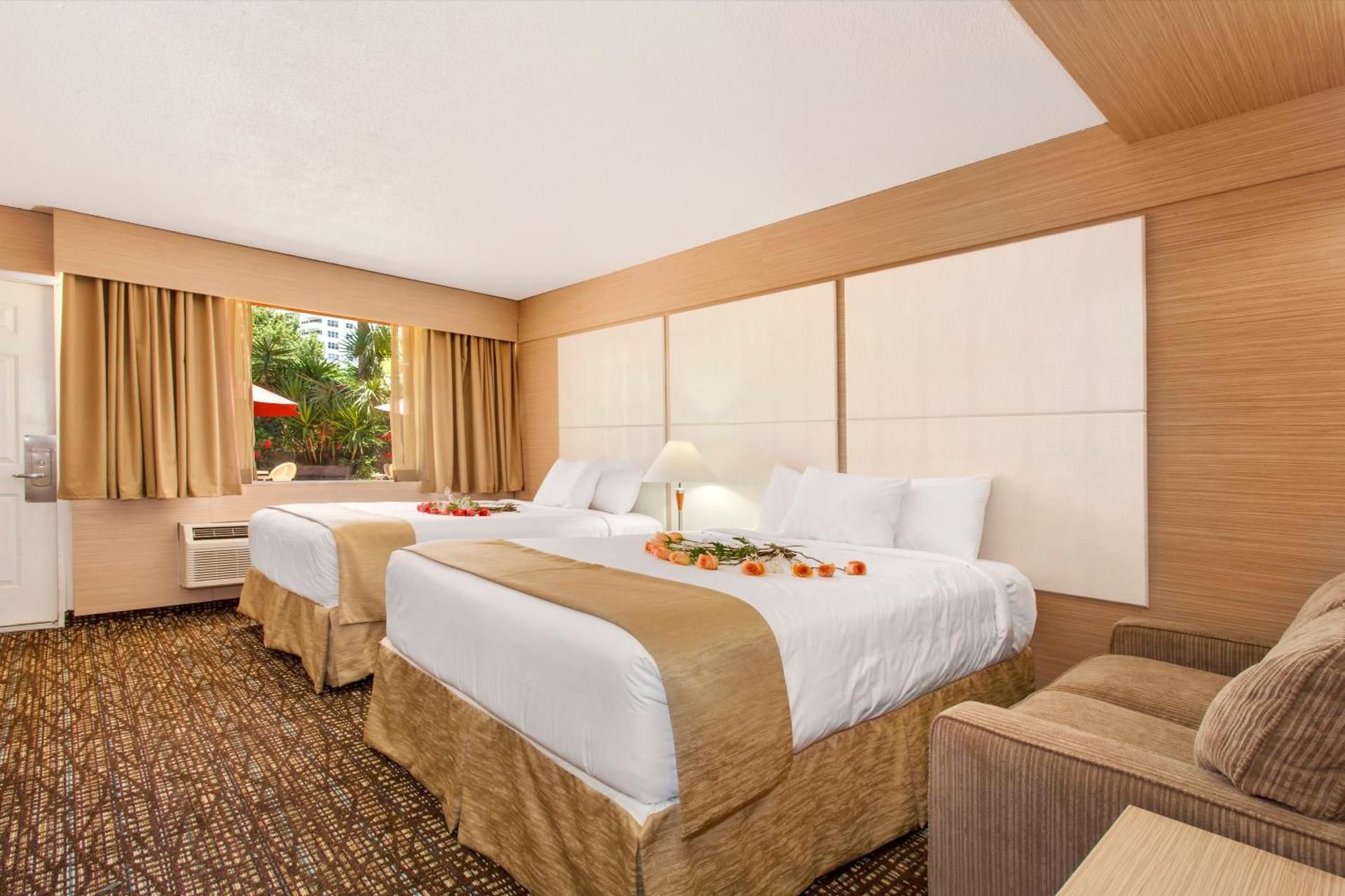 Deluxe Two Full Beds