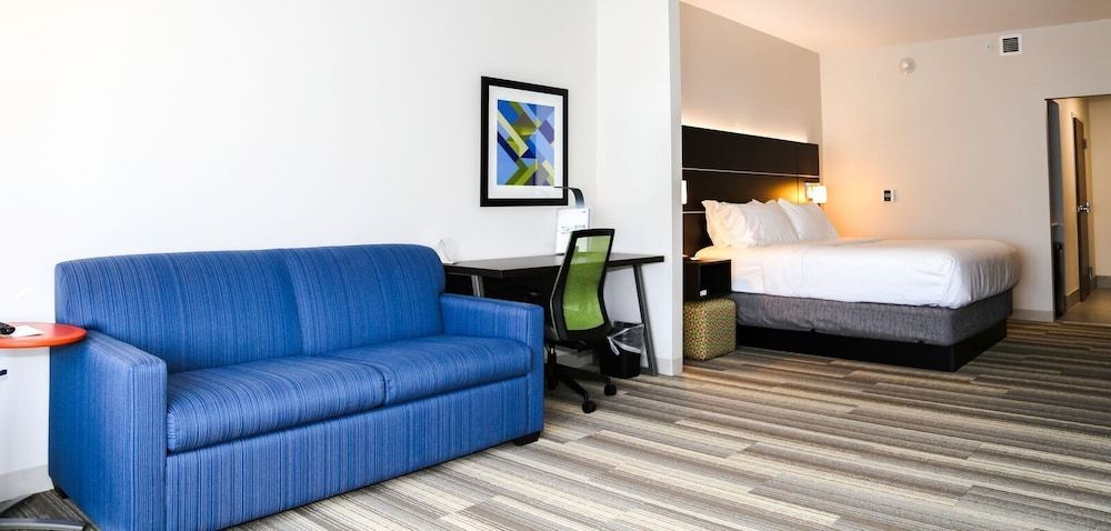 Suite, 2 Queen Beds, Accessible (Mobility, Accessible Tub)