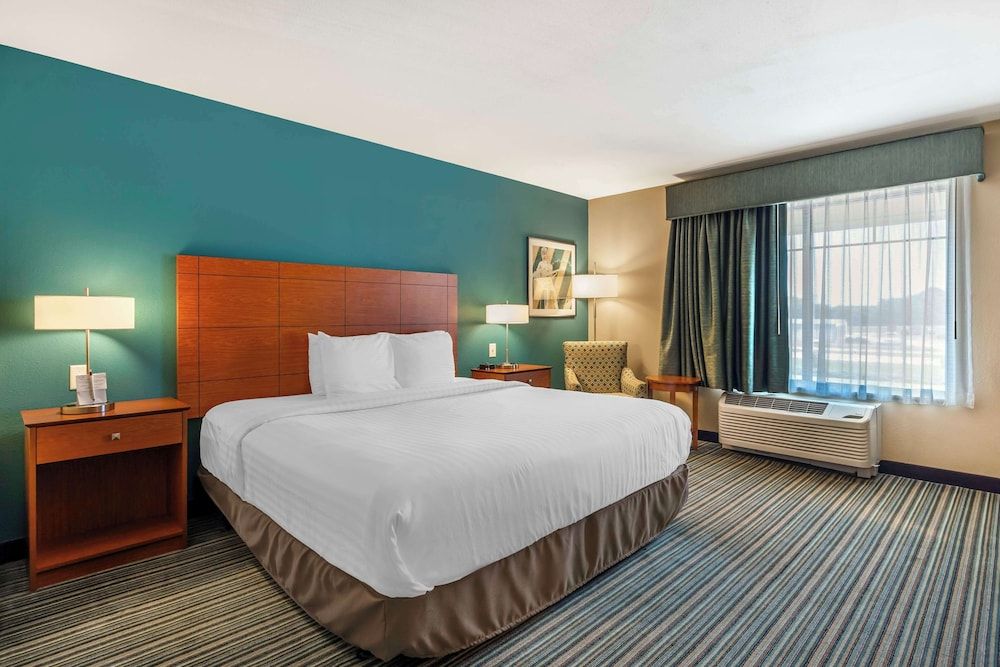 Best Western Plus Tuscumbia Muscle Shoals Hotel and Suites