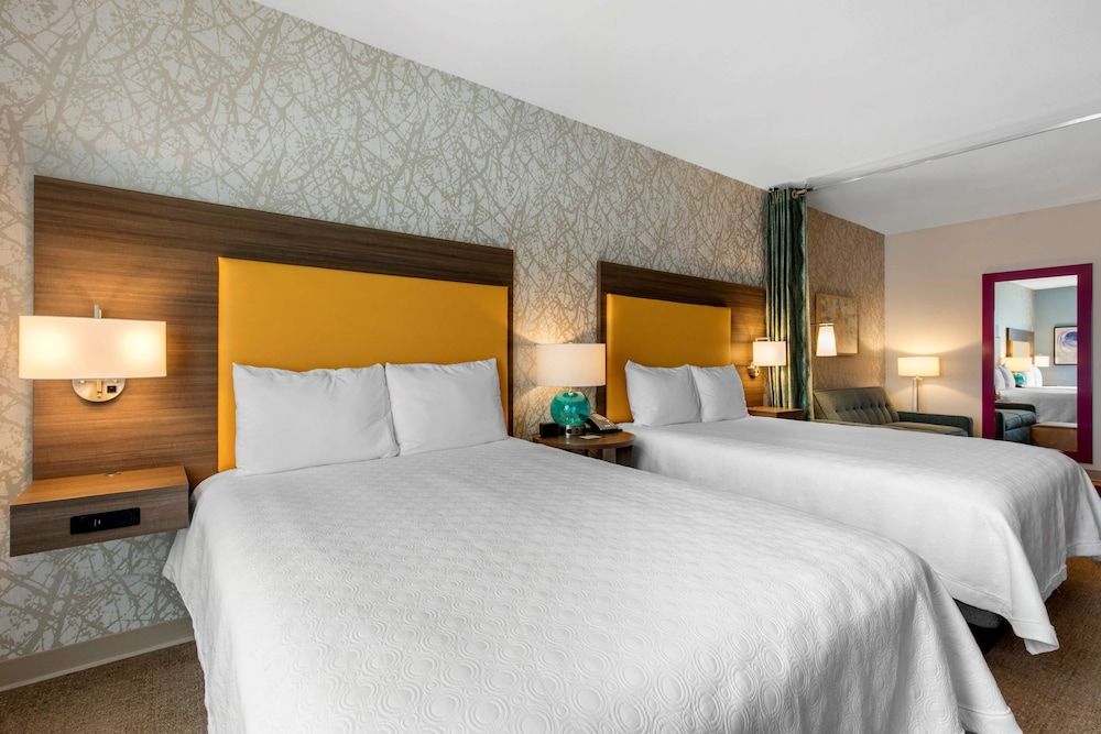 Studio, 2 Queen Beds, Accessible, Bathtub