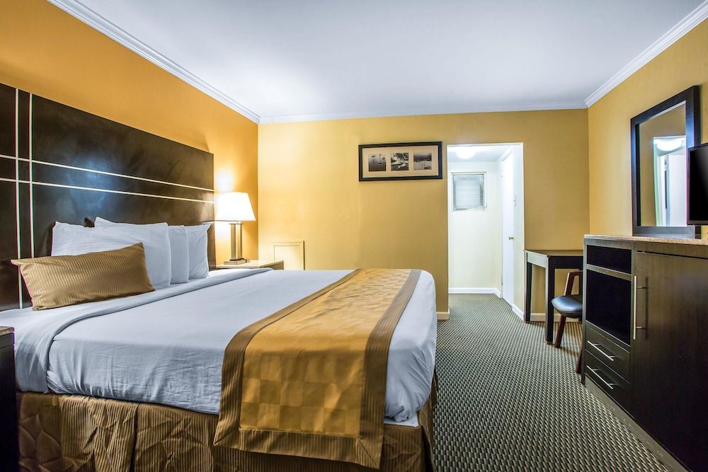 undefined Rodeway Inn Boardwalk 8