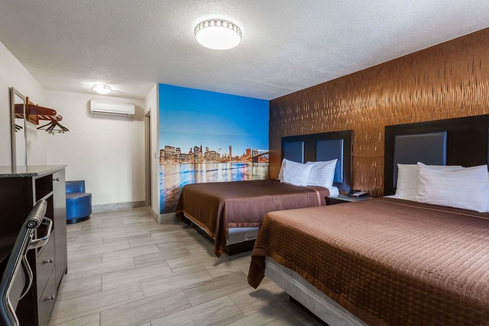 Room, 2 Queen Beds, Non Smoking