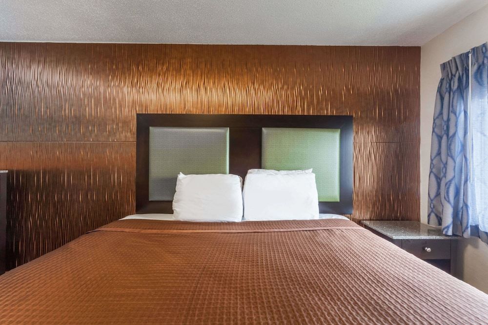 Room, 2 Queen Beds, Smoking