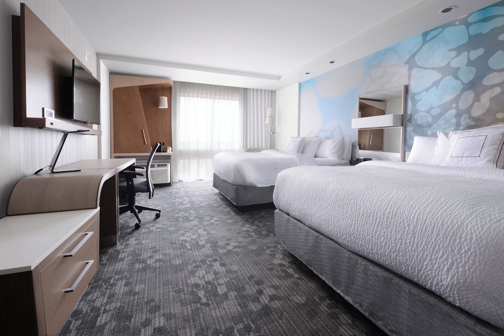 Room, 2 Queen Beds (Mobility/Hearing Access, Roll-in Shwr)