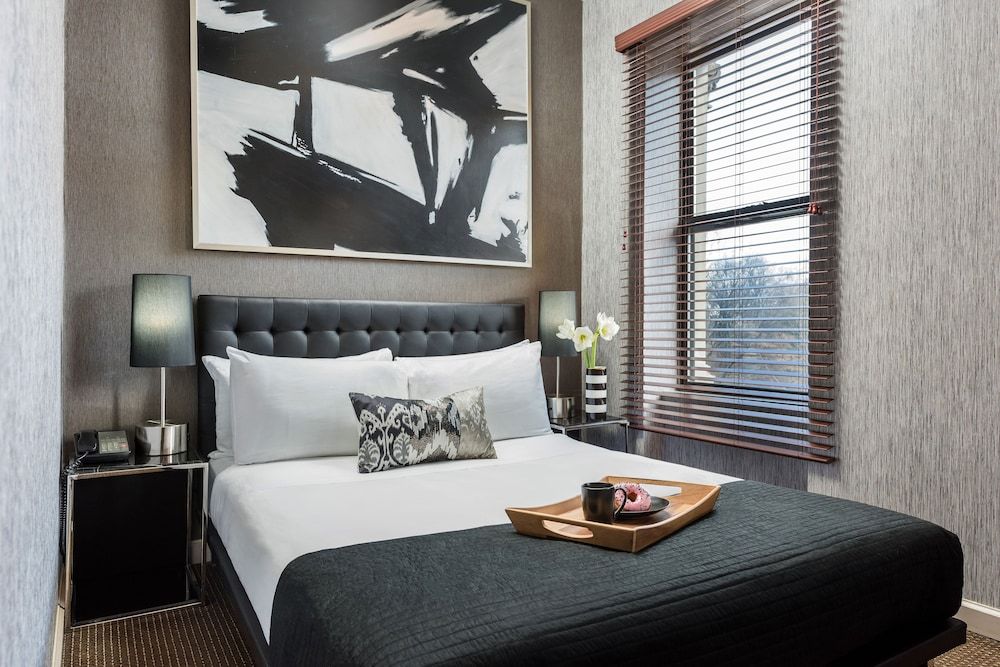 Park West Hotel Standard Room, 1 Queen Bed 2