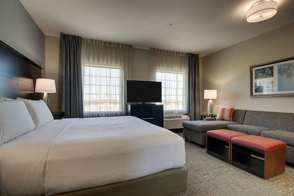 Studio Suite, 2 Queen Beds, Kitchen