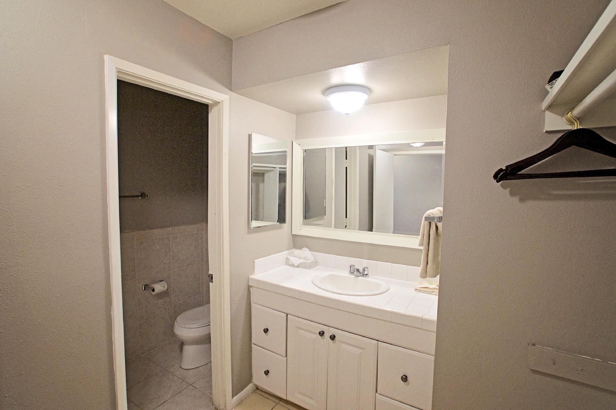 Ocean Villa Inn Studio 2 Queens - Pet-Friendly 3