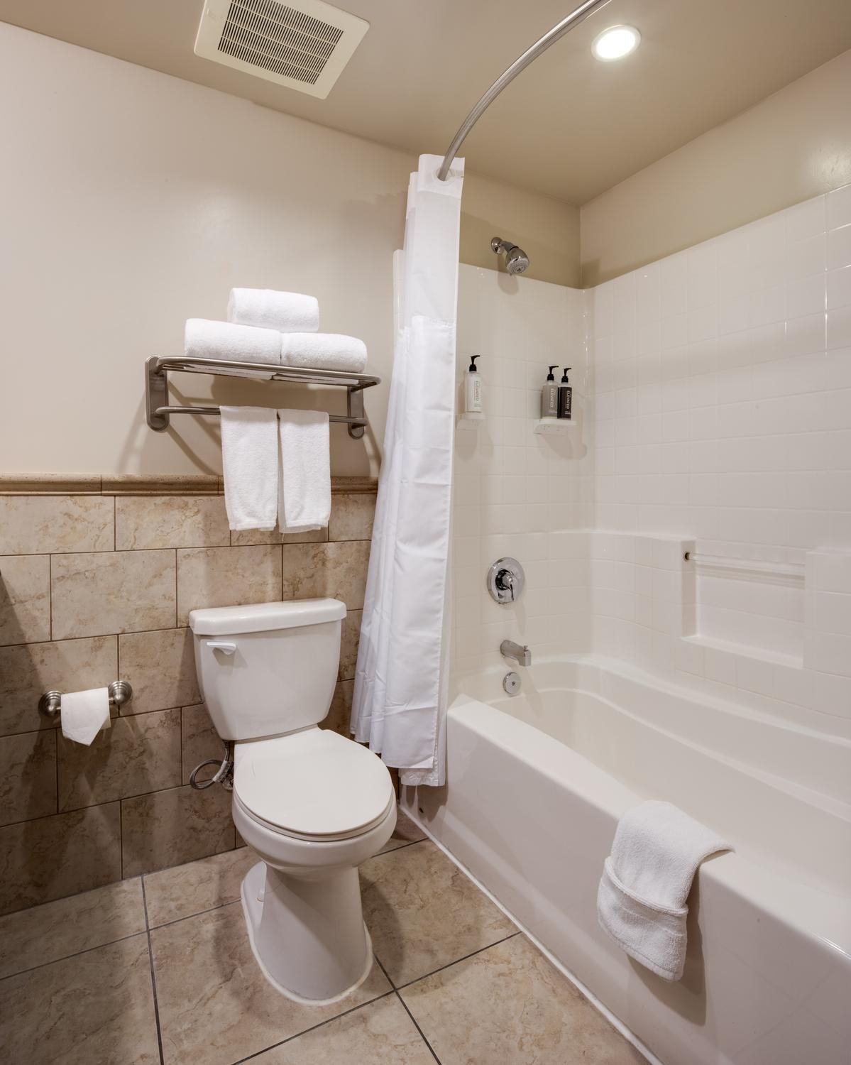 Ayres Hotel & Spa Mission Viejo – Lake Forest One Bedroom Suite 3