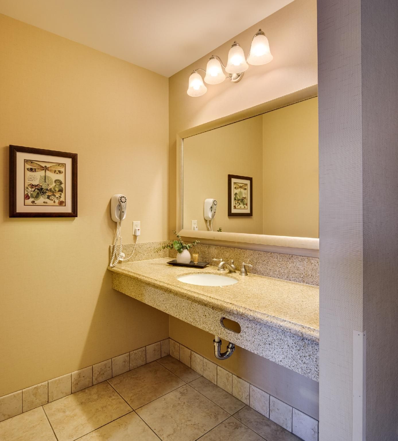 Ayres Hotel & Spa Mission Viejo – Lake Forest Two Queen Pillowtop Studio Suite 2