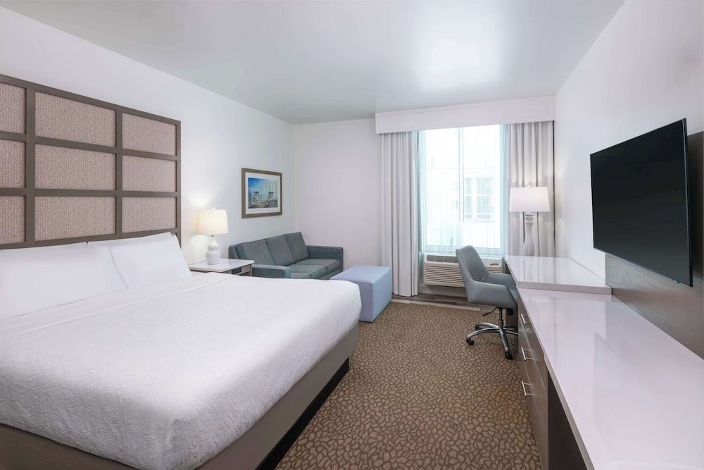 Best Western Premier The Tides Standard Room, 1 King Bed, Accessible, Balcony (with Sofabed)